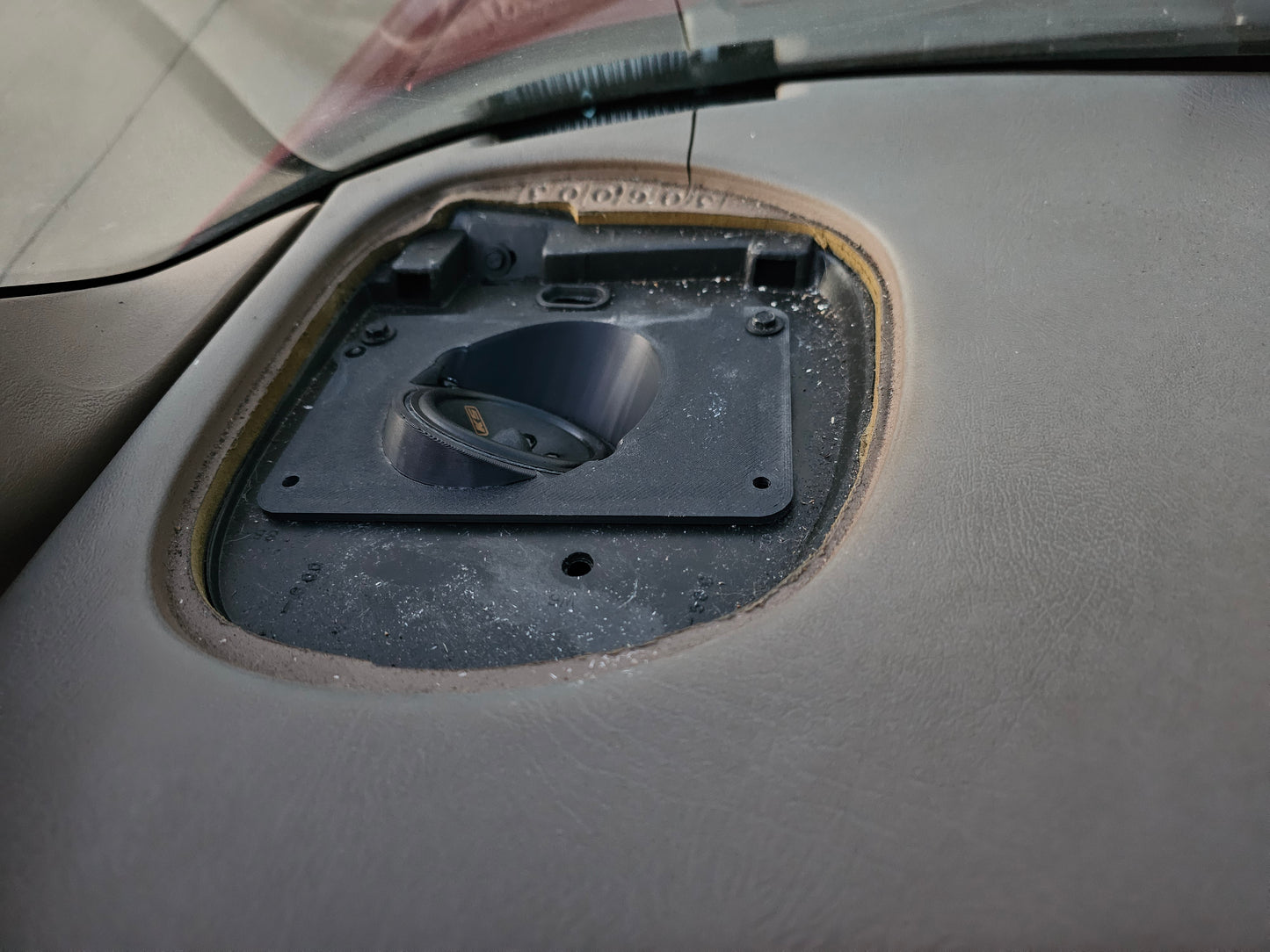 S10 Dash Speaker Mount for Kicker 2.75"